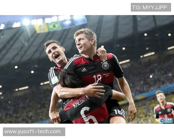 克罗斯的足球之路:从青涩少年到世界顶级中场的辉煌历程